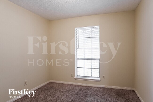 Building Photo - 1055 Margate Dr