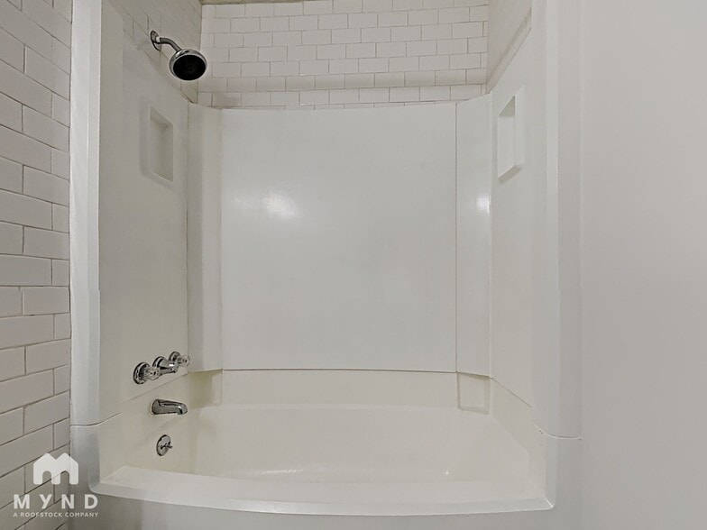 Building Photo - 7992 Shady Oak Trail