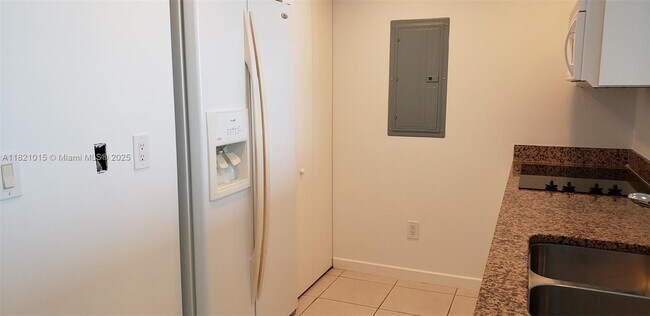 Building Photo - 325 S Biscayne Blvd