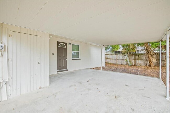 Building Photo - 1401 30th Ave N