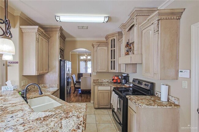 Building Photo - 2106 N 48th Ln