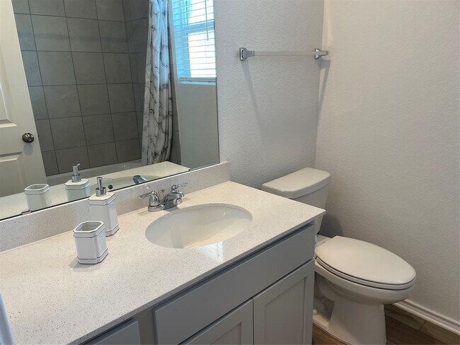 Building Photo - 129 Starflower Cv