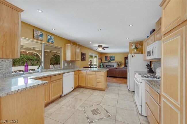 Building Photo - 3225 Mountain Spring Rd