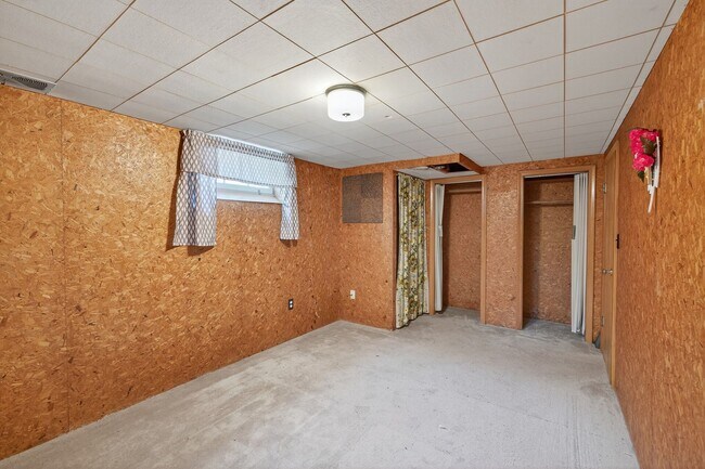 Building Photo - Acreage Property
