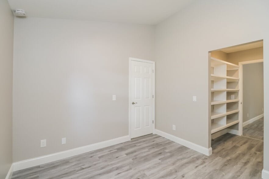 Building Photo - 10324 Ashley Oaks Dr