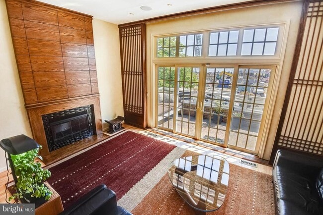 Building Photo - 317 S Union St