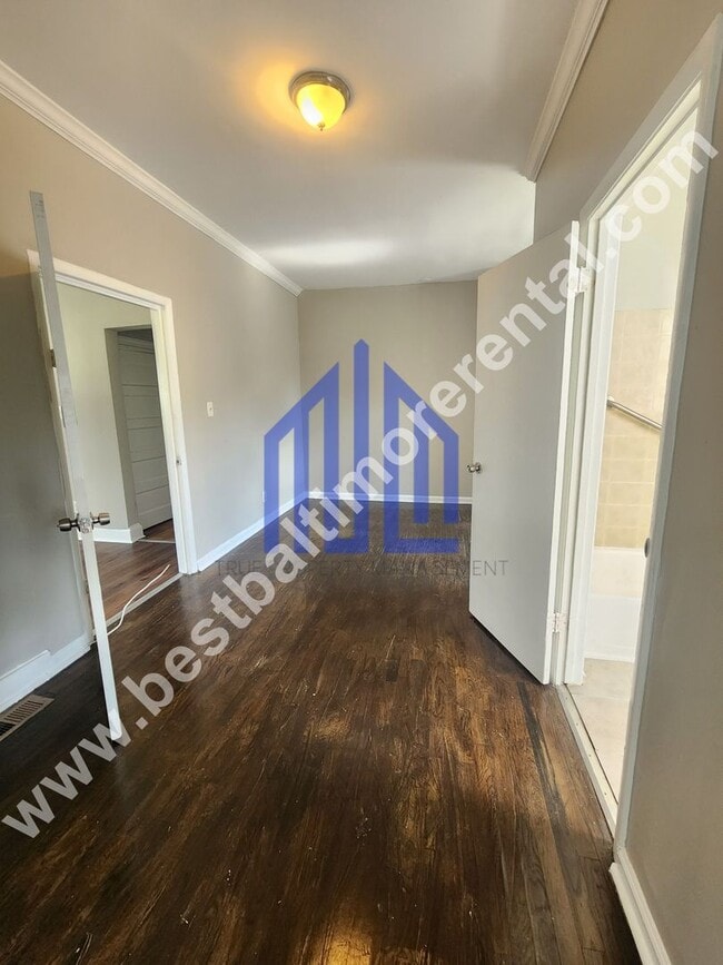Building Photo - Spacious 8 Bedroom Single Family House in ...