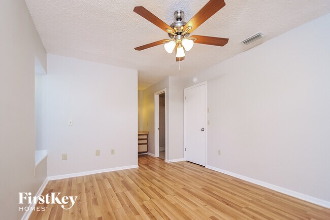 Building Photo - 1031 Dolly Ln