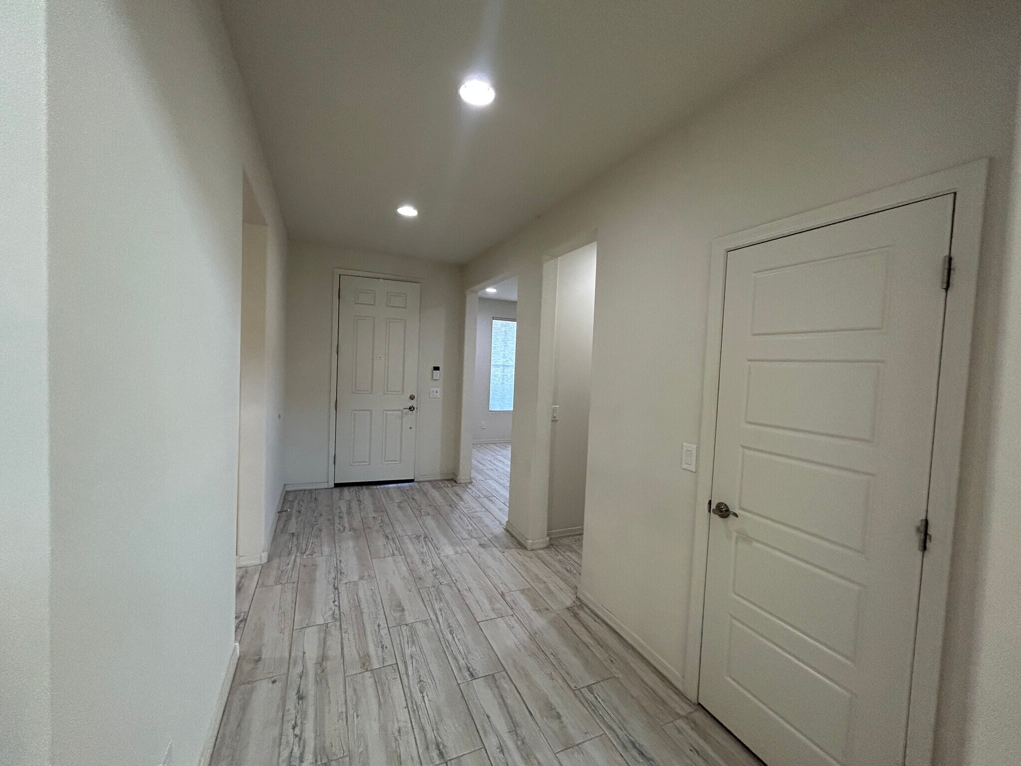 Building Photo - 8909 W Missouri Ave