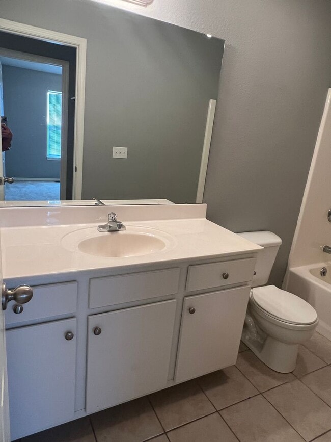 Building Photo - 105B Bailey Circle