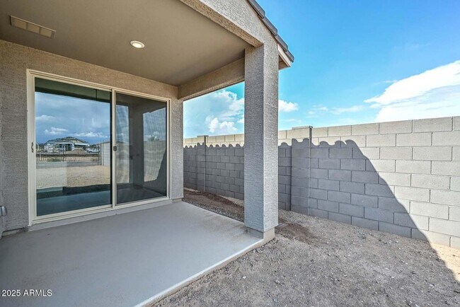 Building Photo - 16004 W Honeysuckle Dr