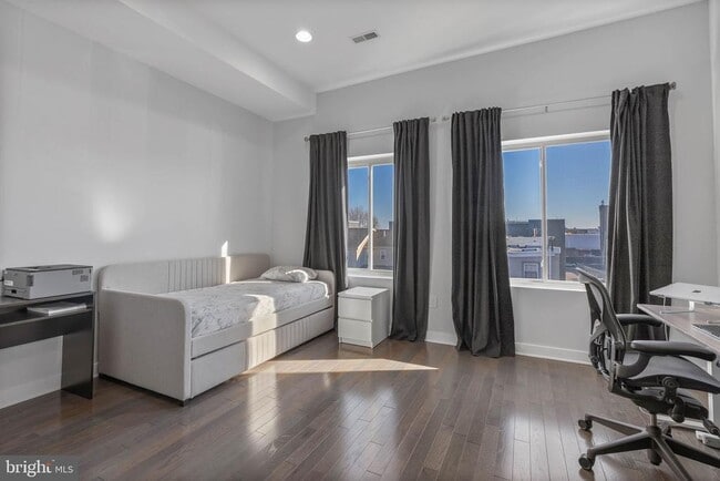 Building Photo - 1753 N Marshall St