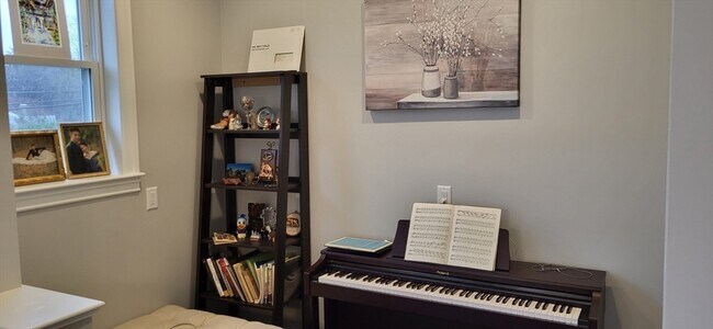 Building Photo - 299 Lexington St