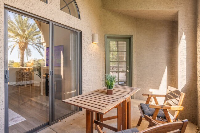 Building Photo - Scottsdale Condo!