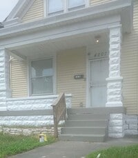 Building Photo - Gorgeous Updated 5 Bedroom/2.5 Bath House!