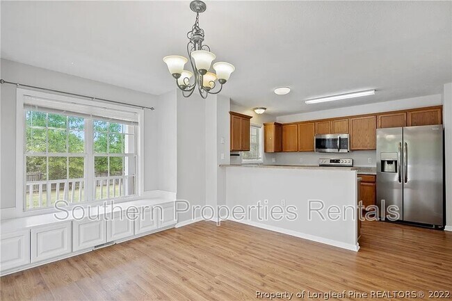 Building Photo - 366 Colonial Hills Dr