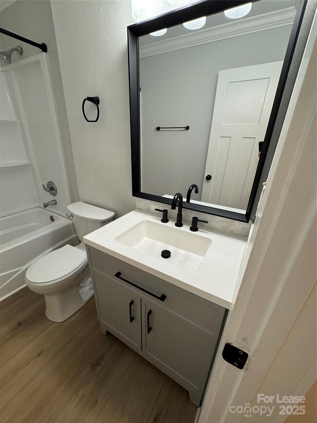 Building Photo - 824 N Flint St