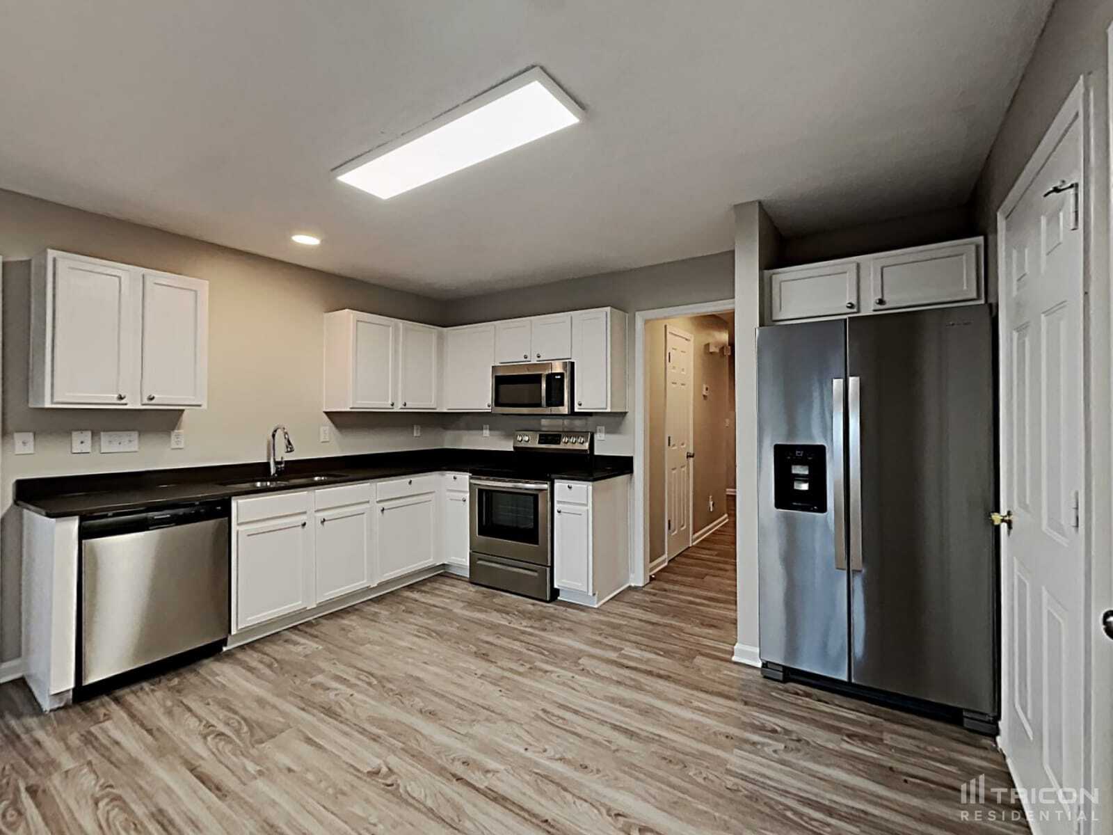 Building Photo - 5203 Grass Ridge Dr