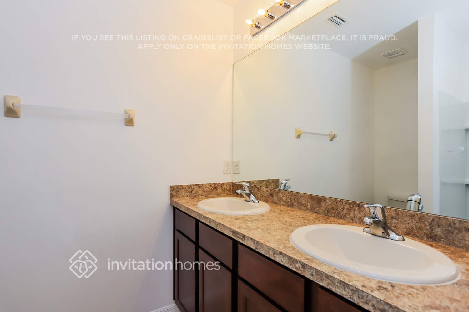 Building Photo - 3871 Golden Oriole Pkwy