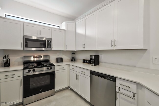 Building Photo - 19501 Hinkley Dr