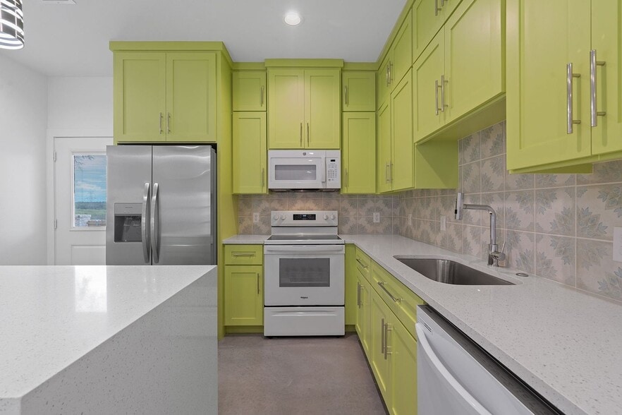 Building Photo - 124 S Mockingbird Cir