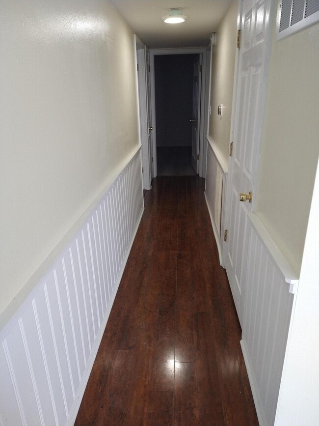 Building Photo - 20245 Independence Dr