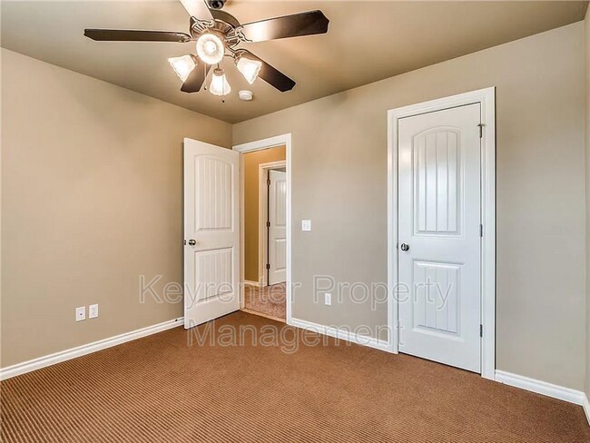 Building Photo - 16501 Moorgate Ln