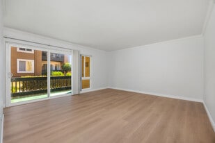 Building Photo - 17199 W Bernardo Dr