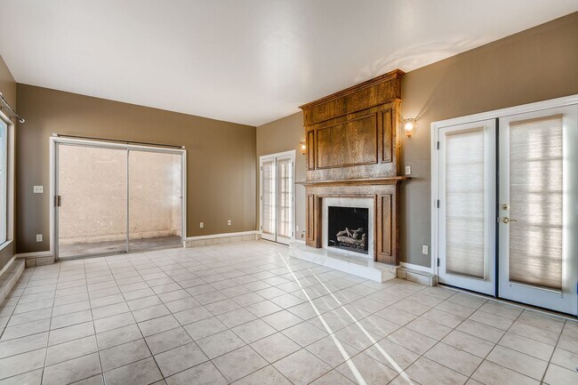 Building Photo - 1409 E St Louis Ave