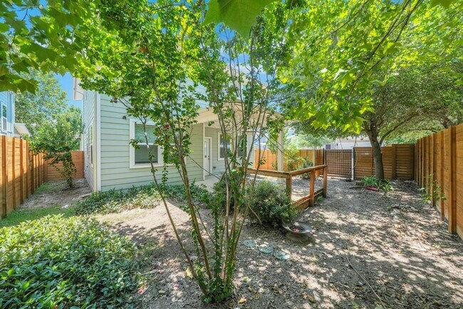 Building Photo - 7408 Brynner St