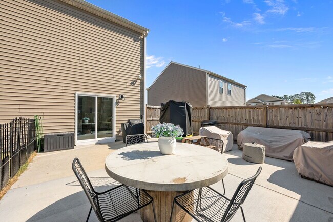 Building Photo - 1012 Kellie Ct