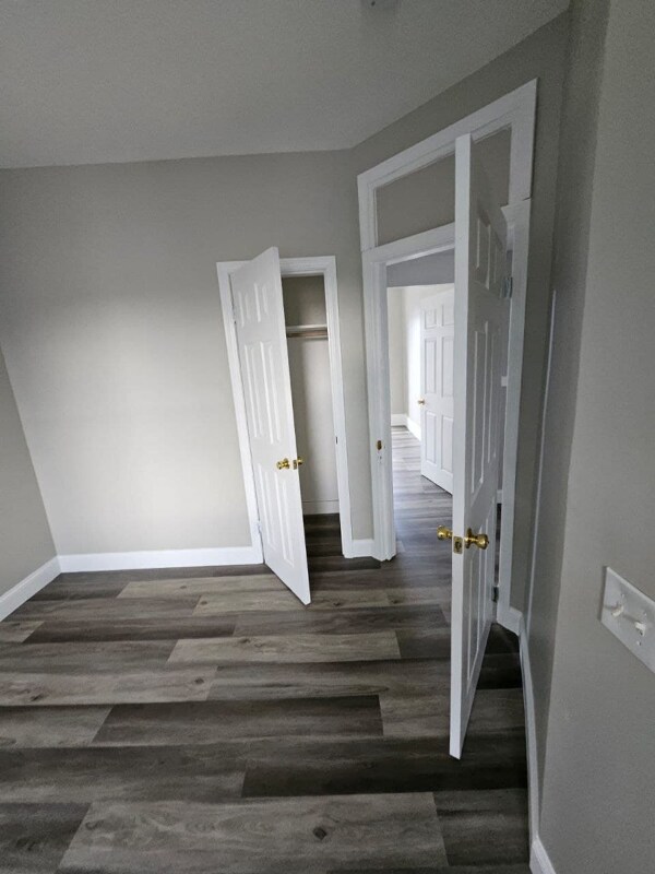 Building Photo - 123 Walnut St