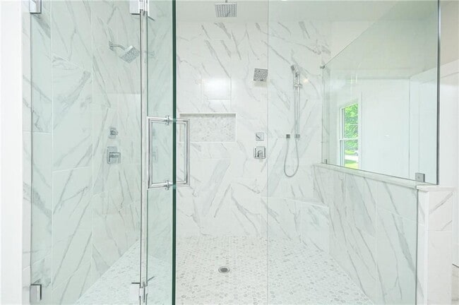 Building Photo - 3604 Pineview Cir NW