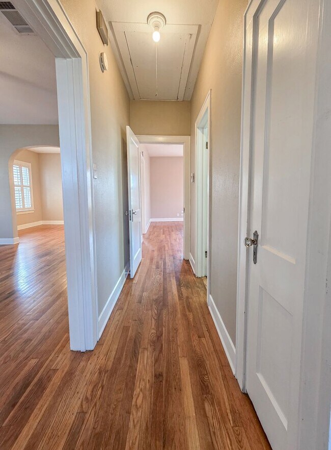 Building Photo - 3901 Red River St