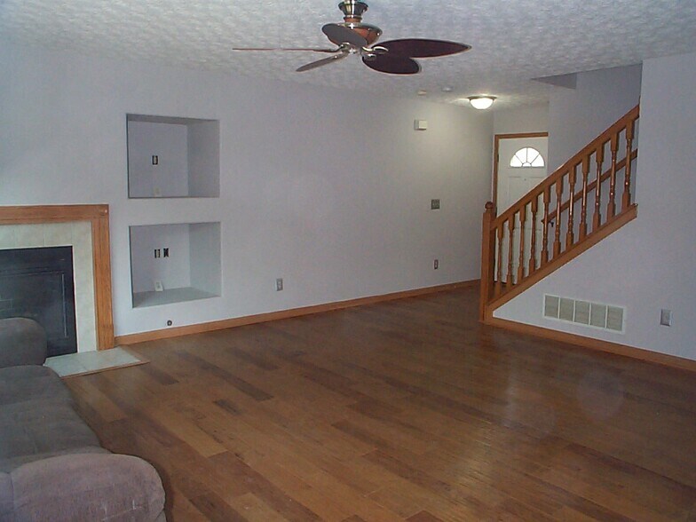 Building Photo - 5775 Coldcreek Dr