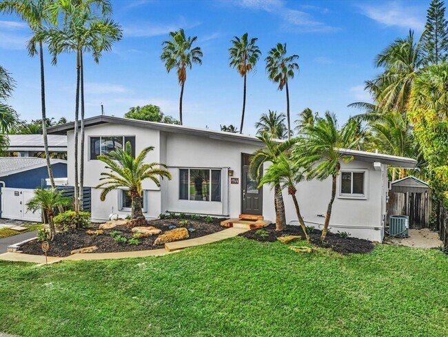 Building Photo - 2507 Okeechobee Ln