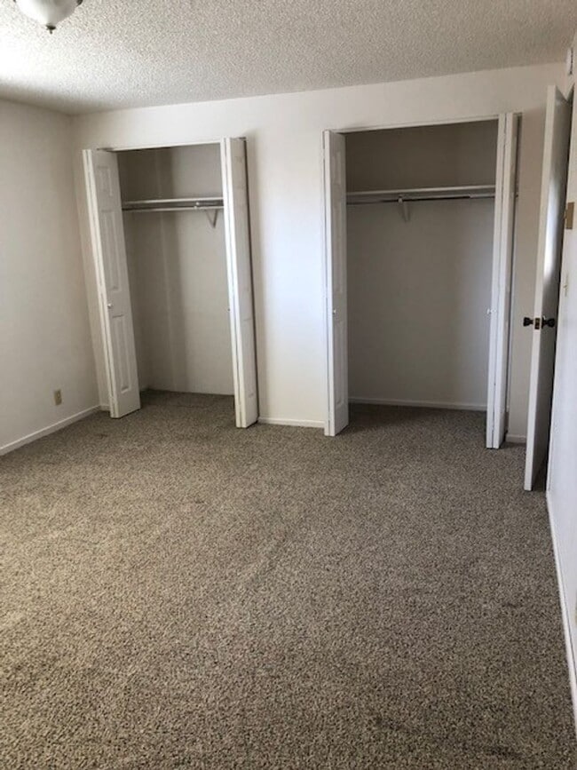 Building Photo - 1287 Kenray Loop