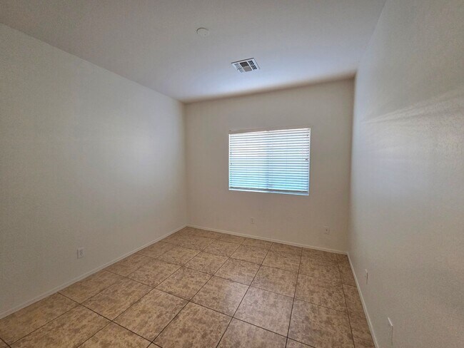 Building Photo - Beautiful 4 Bed/2 Bath in Goodyear!