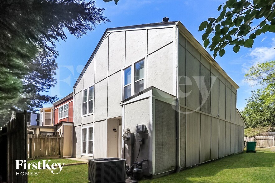 Building Photo - 3824 London Dr