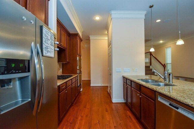 Building Photo - 815 Garden Rose Ln