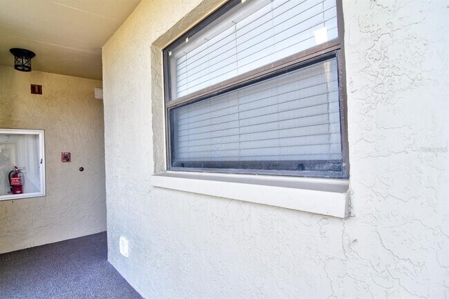 Building Photo - 900 Cove Cay Dr