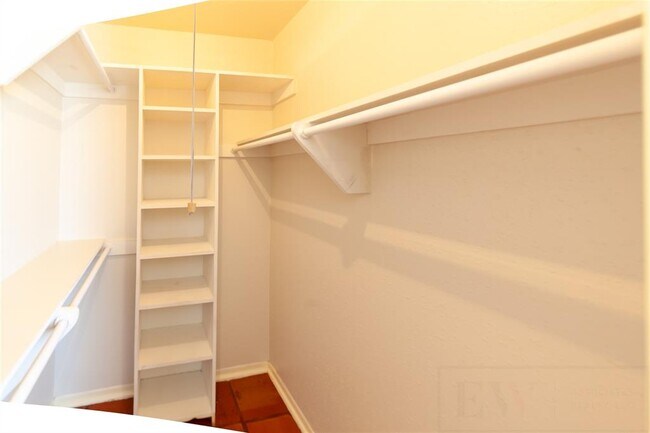 Building Photo - 22538 Market Square Ln