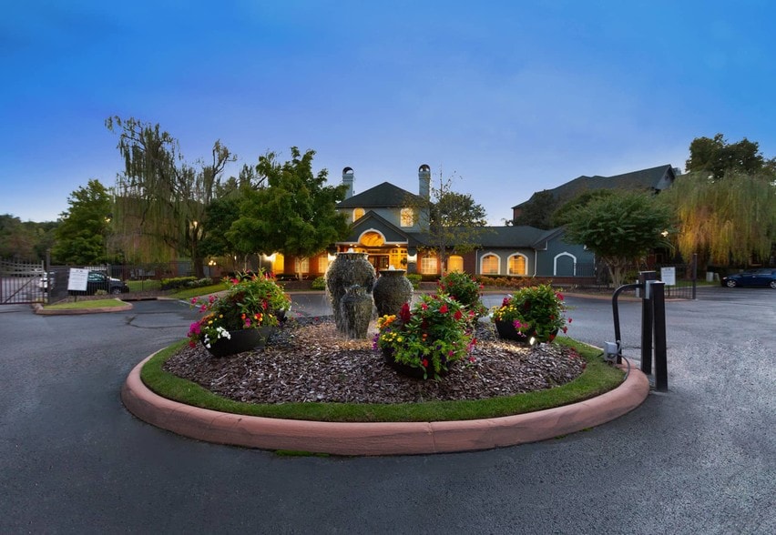 Colonnade 4100 Central Pike Hermitage TN 37076 Apartment Finder