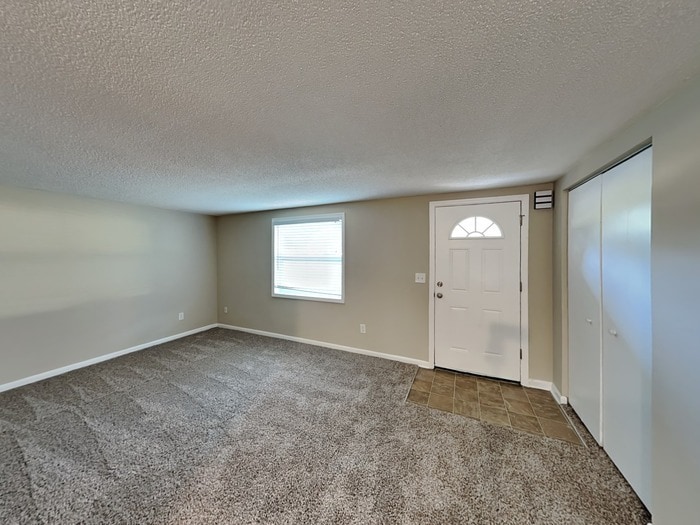 Building Photo - 2816 Commanche Ave