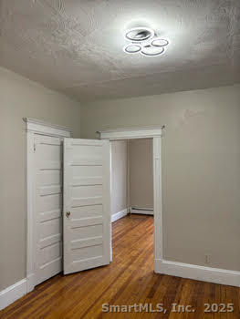 Building Photo - 526 Garden St