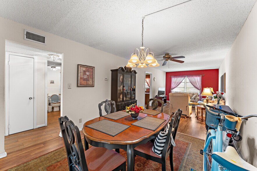 Building Photo - 4746 Azalea Dr