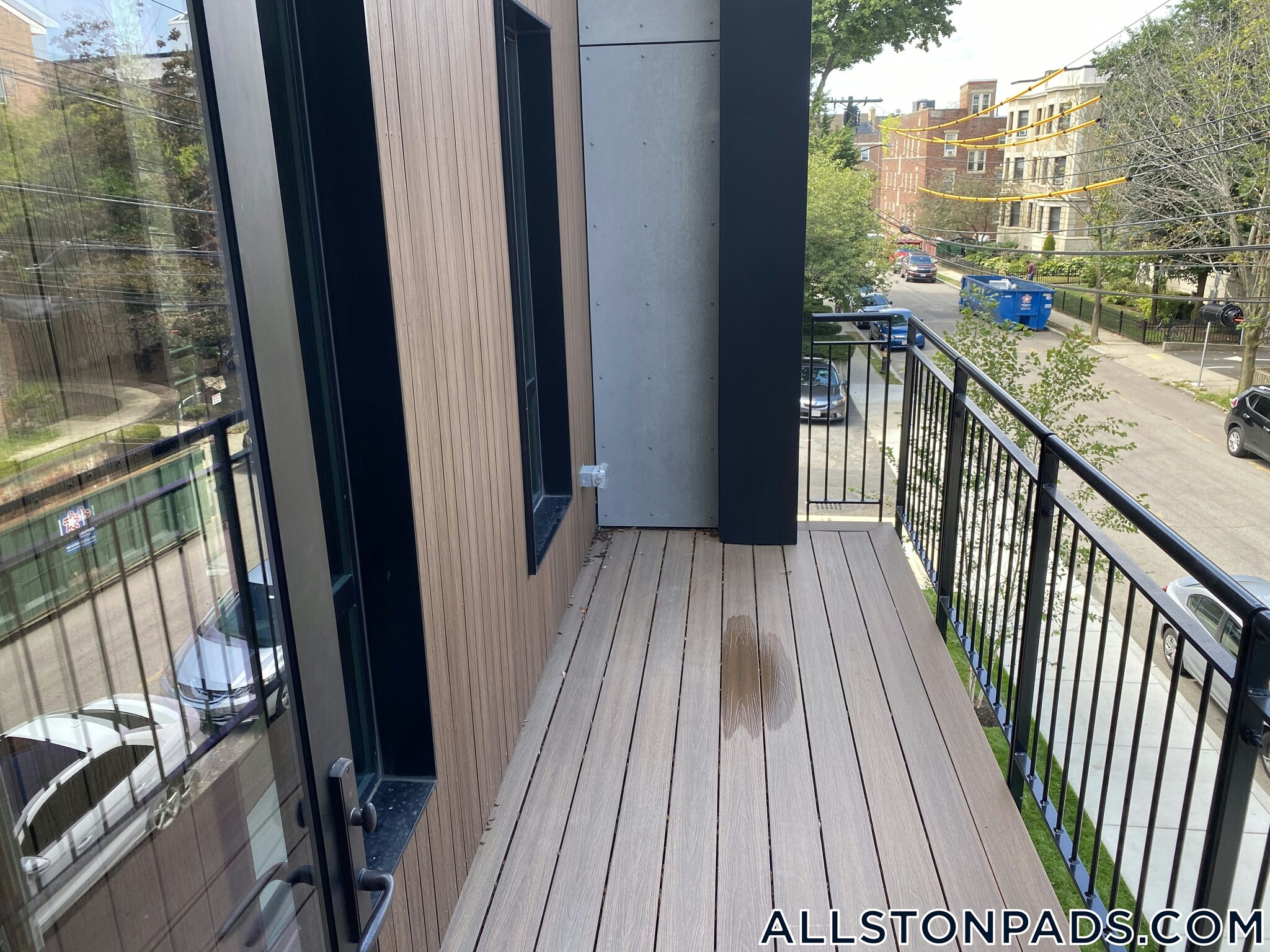 Building Photo - 83 Gardner St