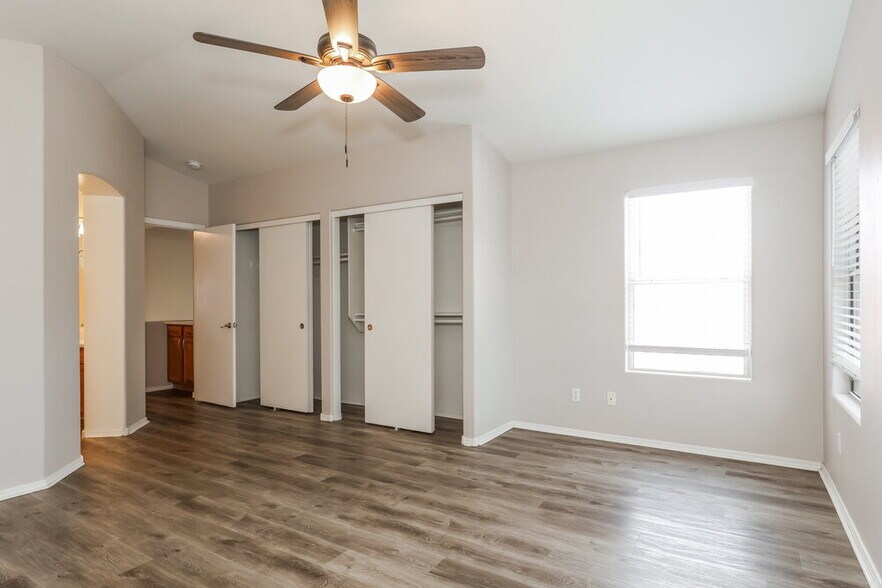 Building Photo - 17461 N 14th St