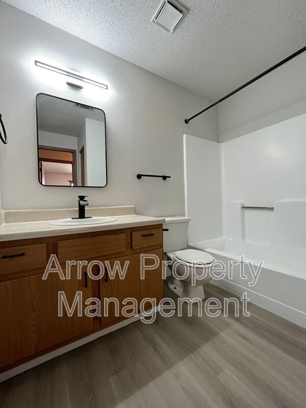 Building Photo - 2340 N 44th St