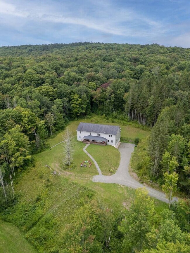 Building Photo - 1724 Calhoun Hill Rd